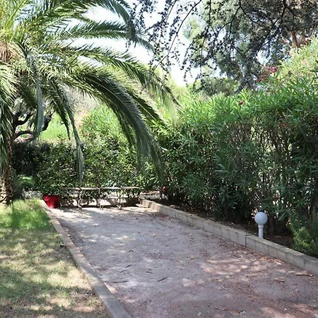 Villa Equipee Avec Jardin A 50m De La Et Commerces - Fr-1-100-238 Cavalaire-sur-Mer