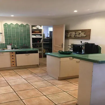 Equipee Avec Jardin A 50m De La Et Commerces - Fr-1-100-238 *