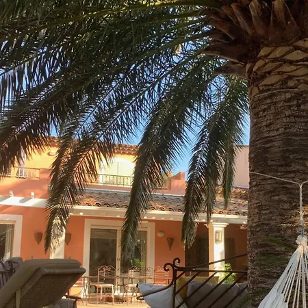Equipee Avec Jardin A 50m De La Et Commerces Villa