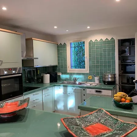 Equipee Avec Jardin A 50m De La Et Commerces * Cavalaire-sur-Mer
