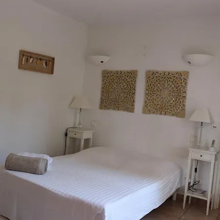 Equipee Avec Jardin A 50m De La Et Commerces *